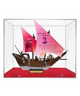 Personalized Sailboat School Memento: Capture Memories in Style With Acrylic Box
